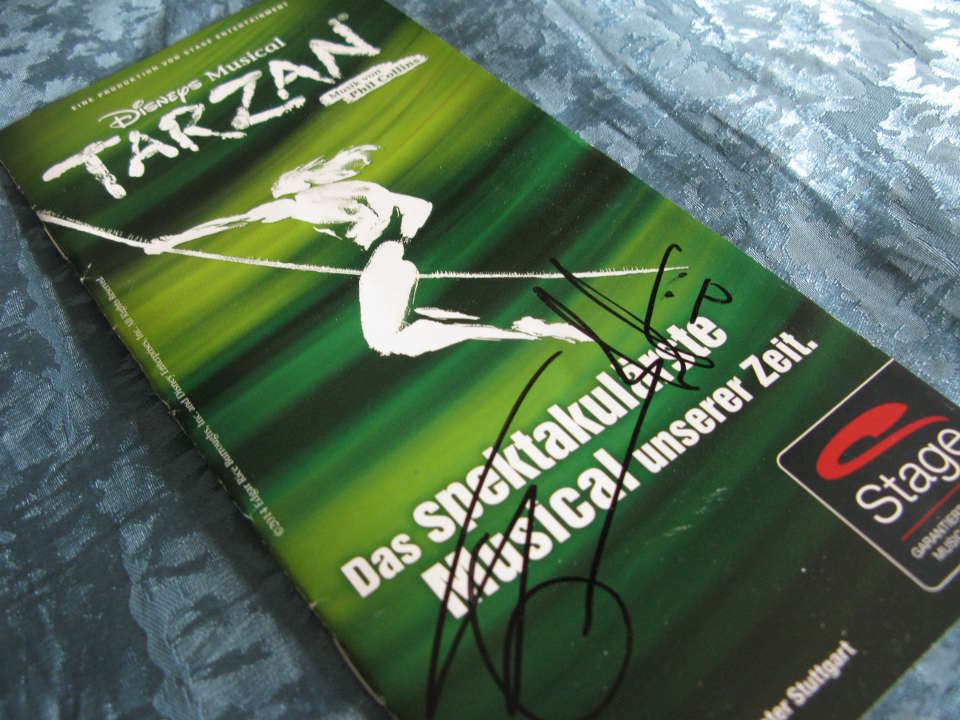 Emanuele Caserta tollte als Tarzans bester Kumpel Terk durch den Stuttgarter Dschungel - dabei hat er einen signierten Flyer verloren. Super. Wir verlosen diesen heute. november rain verlosung 2017 caserta