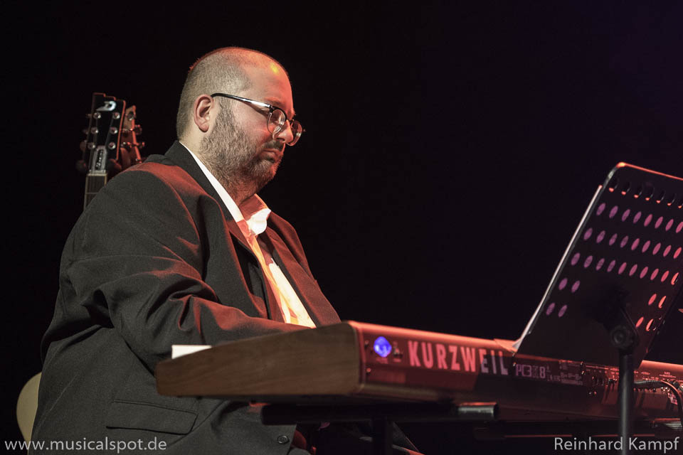 Mario Stork, der Musikalische Leiter, zeichnet auch für die gelungenen Arrangements verantwortlich. 2017 03 03 filderstadt 960 003