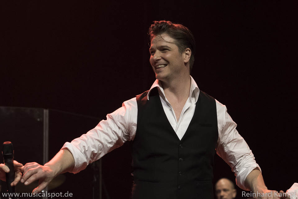 "Boygroup-Star" Jan Ammann ;) - Details in unserer Konzertrezension! 2017 03 03 filderstadt 960 038