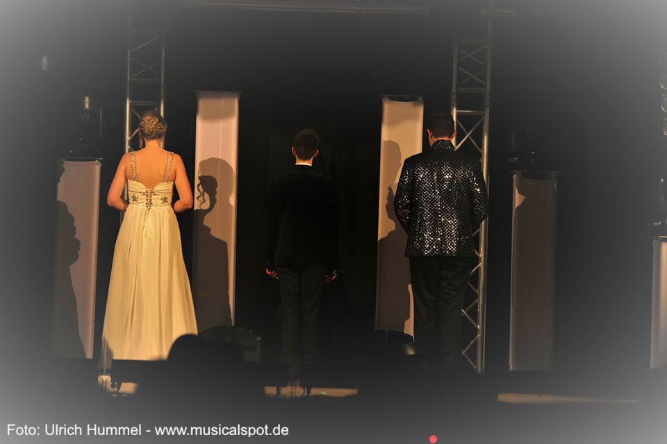 Tanja Versal, Chris Green und Mario Ruschel eröffnen das Programm mit... chris green ostergala esslingen 2018 02