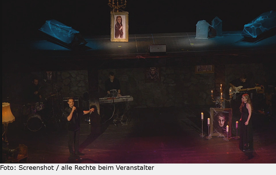 Jonas Hein als Graf von Krolock und Celena Pieper als Sarah. vampire 04