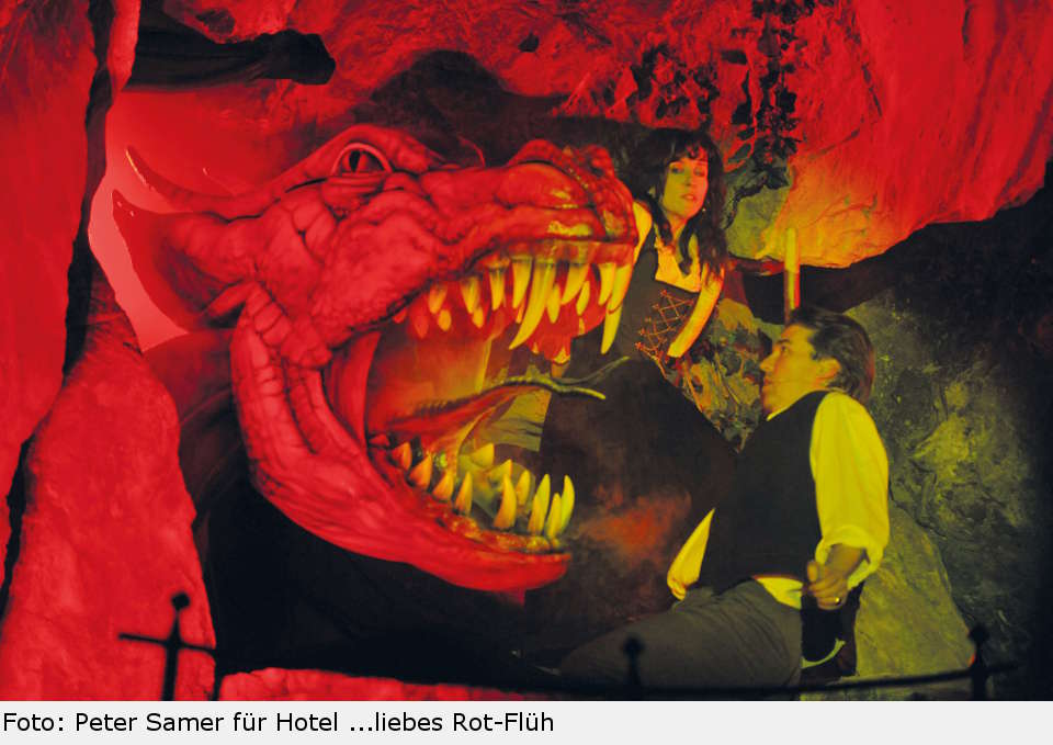 Der mutige Bruno Huber (Marc Gremm) besiegt den Drachen. legenden 03