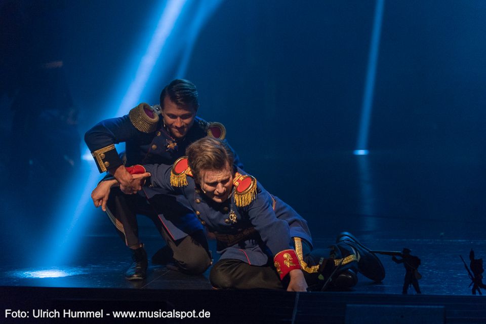 … die Rettung in Gestalt des unerschrockenen Grafen von Dürckheim. ludwig musical fuessen 2018 119