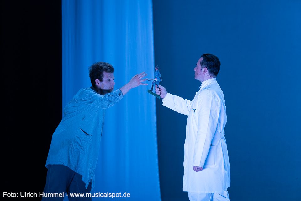 Auch Prinz Otto wird von Dr. Gudden behandelt. Er ist schwer traumatisiert aus dem Deutsch-Französichen Krieg zurückgekehrt. ludwig musical fuessen 2018 125