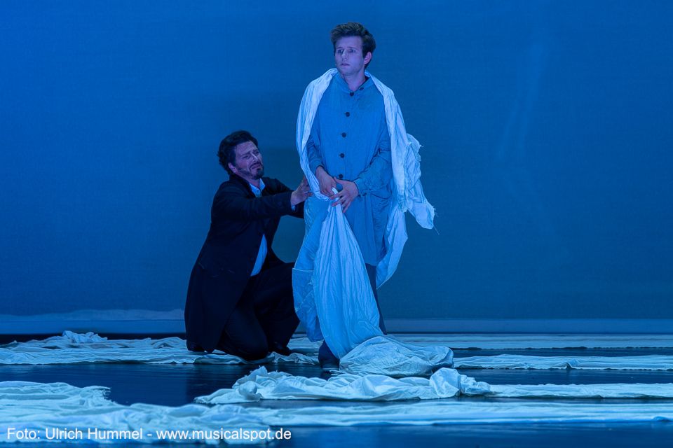 Otto scheint auf Ludwigs Nähe zu reagieren. ludwig musical fuessen 2018 135