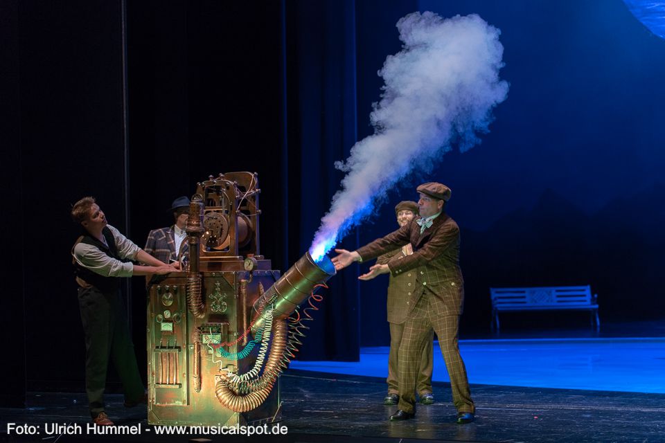 Vielversprechend qualmt und dampft das Gerät los. ludwig musical fuessen 2018 163