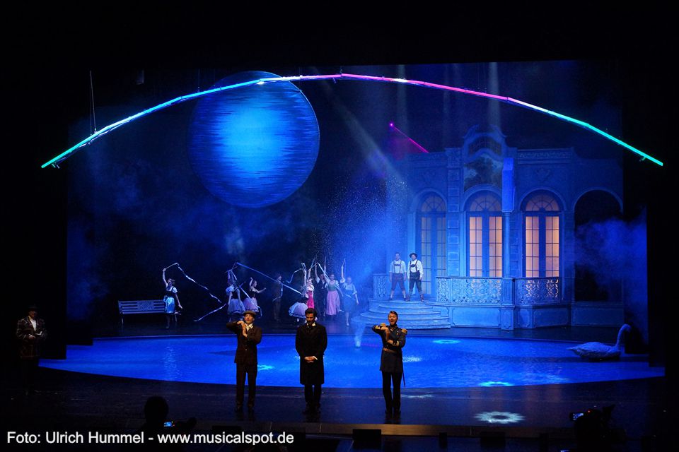 Und der König hat Pläne: 'Ich brauche einen Kompass für die Venusgrottenfahrt. Und einen kompatiblen Regenbogenapparat.' ludwig musical fuessen 2018 175