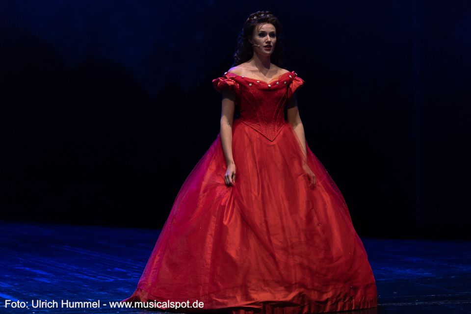 Damals wurde er verhöhnt, heute zählt Richard Wagner zu den unsterblichen Komponisten der Musikgeschichte. Ohne die Förderung durch König Ludwig II. von Bayern wären viele der Werke Wagners niemals vollendet oder erst gar nicht geschrieben worden. ludwig musical fuessen 2018 181