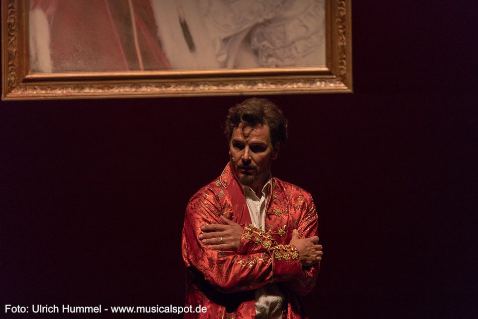 'Jede Berührung mit der Welt verletzt mich… Mein Innerstes ist so empfindlich wie eine fotografische Platte. Jeder leiseste Eindruck ist unverwischbar eingeprägt.' ludwig musical fuessen 2018 185