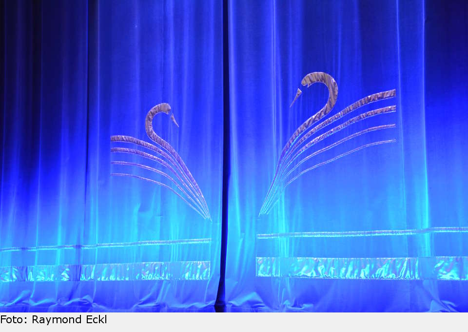 Vorhang auf für eine emotionale Reise durch die Wünsche und Visionen des Märchenkönigs Ludwig II. von Bayern. ludwig 01