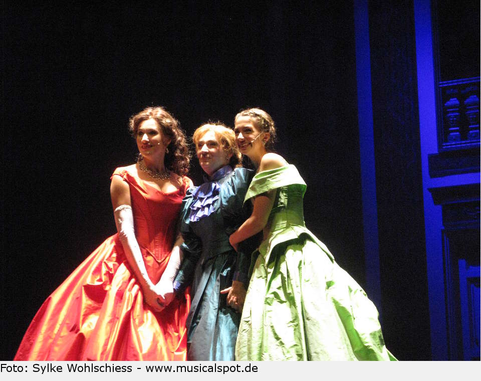 Fröhliche Stimmung bei "In uns'rem Herzen" - die Stimmen von Anna Hofbauer, Suzan Zeichner und Dorothea Baumann vereinen sich zu einem wunderschönen Terzett. ludwig 20