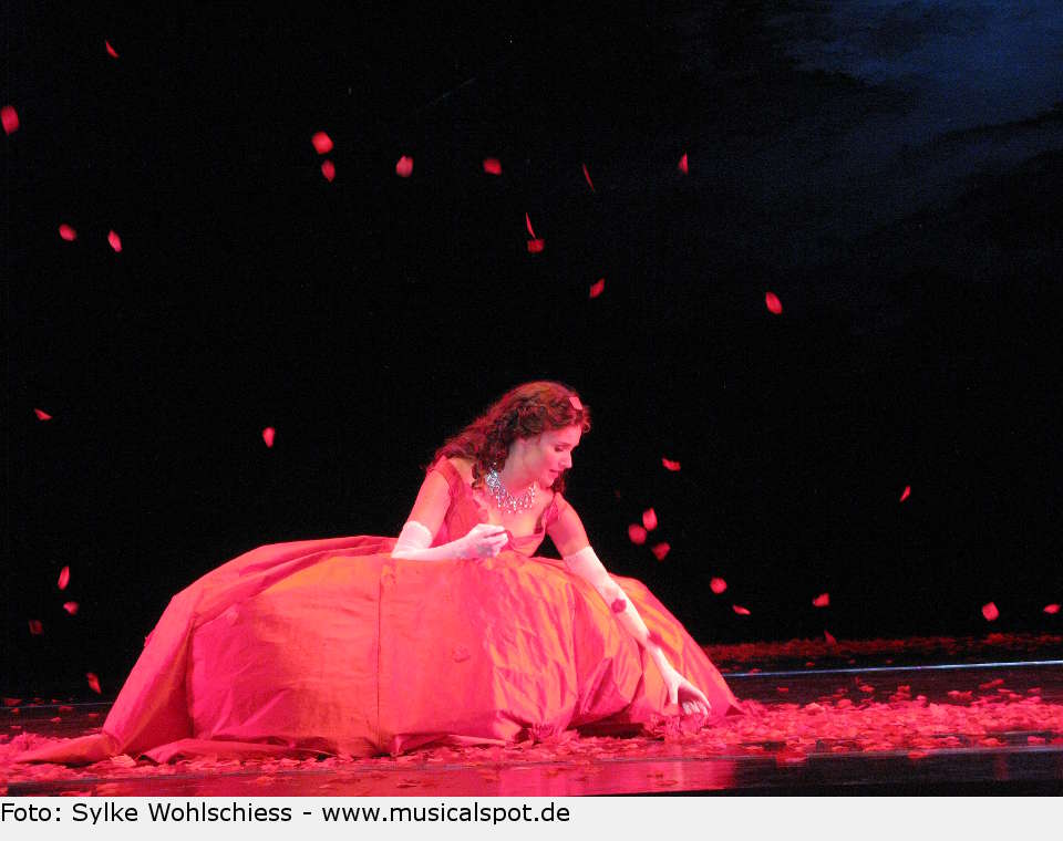 "Blätter fallen, Nebel drehn, liebe Rose, sag, wie konnte das nur geschehen?" ludwig 24